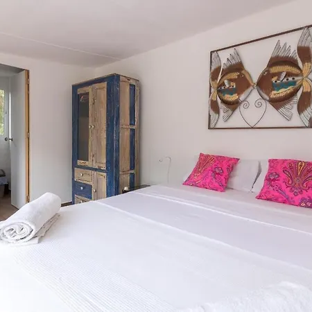 Classic For 12- Pool, Bbq, Big Exterior Area Villa