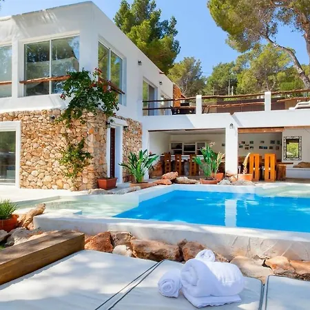 Villa Classic For 12- Pool, Bbq, Big Exterior Area