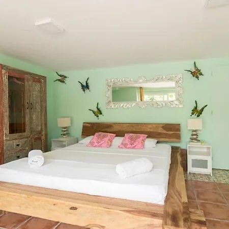 Classic For 12- Pool, Bbq, Big Exterior Area *
