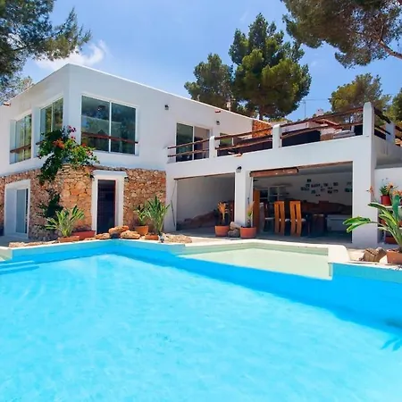 Classic For 12- Pool, Bbq, Big Exterior Area Villa