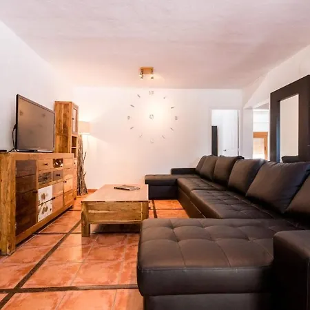Villa Classic For 12- Pool, Bbq, Big Exterior Area