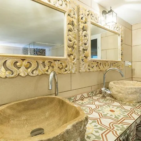 Villa Classic For 12- Pool, Bbq, Big Exterior Area