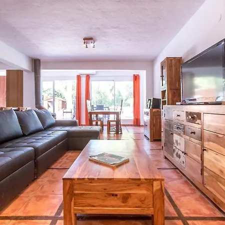 Classic For 12- Pool, Bbq, Big Exterior Area Villa *